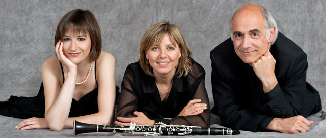 Ang&eacute;lique Pourreyron (soprano), B&eacute;atrice  Berne (clarinette) et Jean-Pierre Billet (guitare). 